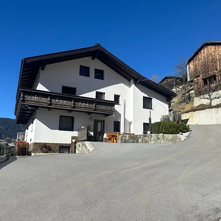 Neunerhof イェルツェンス